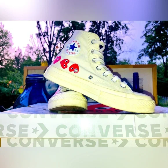 Comme De Garçon PLAY X Converse Hightop sneakers. - Picture 2 of 11